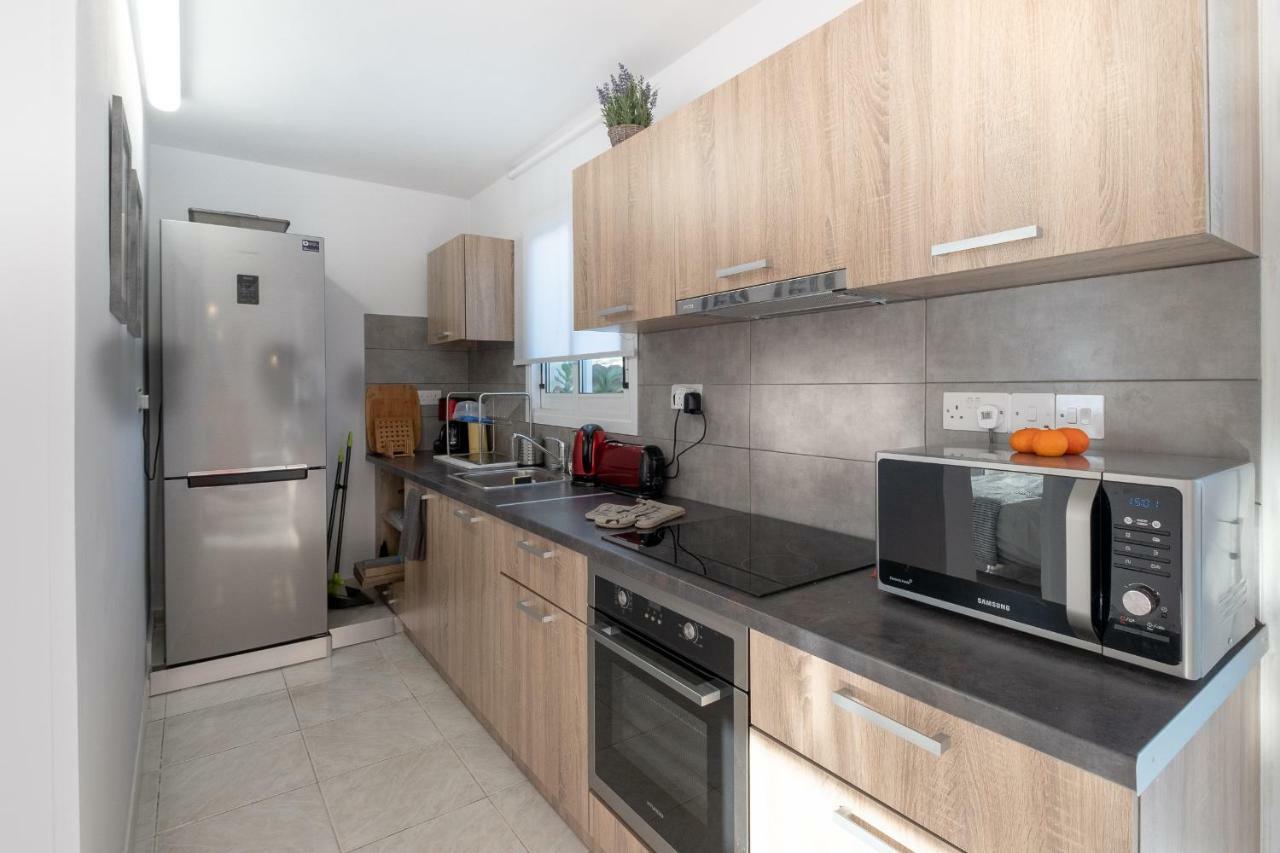 Seaview 3 Bedroom Kings Road Penthouse Pafos Dış mekan fotoğraf